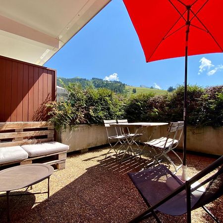 Appartement Cosy Avec Terrasse Sud - Proche Village La Clusaz Luaran gambar